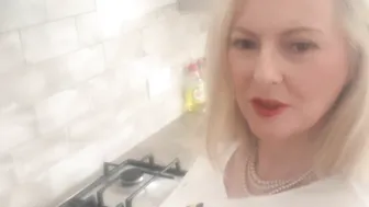 courtesananna seductive blonde fucks sex toys