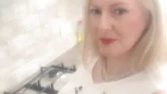 courtesananna seductive blonde fucks sex toys