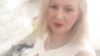 courtesananna seductive blonde fucks sex toys