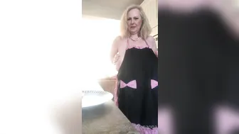 courtesananna naughty slut caresses big tits