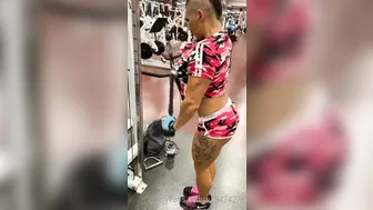 vegasqueen magnificent mother dances