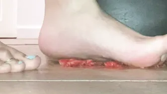 babygeenie hot blonde girl masturbates cunt