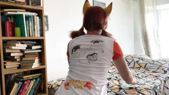 sweetiefox white-haired slut fucks with phallus