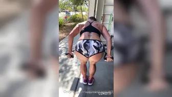 queenkarma69 pretty lady gently masturbates cunt