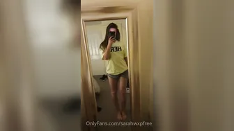 sarahwxpfree hot babe jerking off her cunt