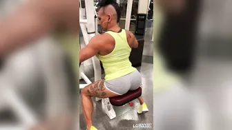 queenkarma69 playing with a vibrator