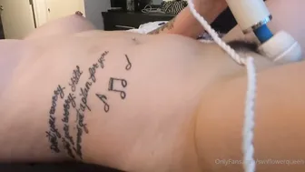 svnflowerqueen wonderful babe cums from a handjob