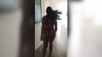 rae lynch painted chick sucks dildo