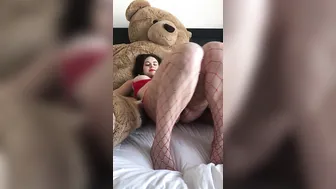 rae lynch painted chick sucks dildo