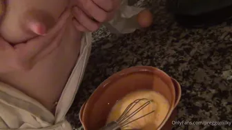 preggomilky crazy  girl  jerks off the anus in old age