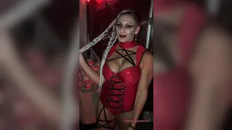 queenkarma69 mature fat lady jerking off her cunt