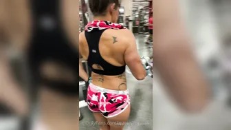 queenkarma69 cute chick posing in lingerie