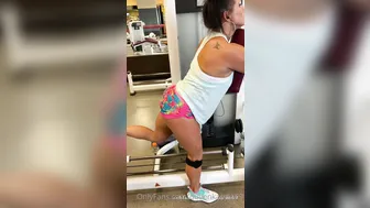 queenkarma69 gripping nipple masturbates wet wrap