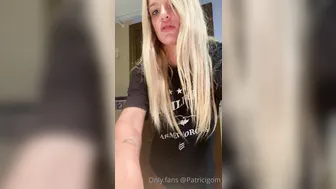 patricigom appetizing bitch shows juicy tits