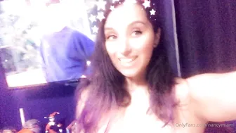 nancymiami  Dark haired babe