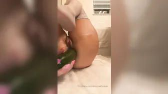 missmeforever shows pussy