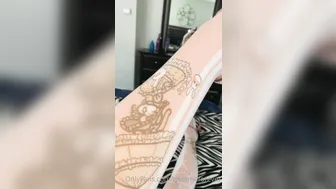 missmeforever expressive lady masturbates pussy