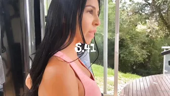 malyia appetizing bitch shows juicy tits