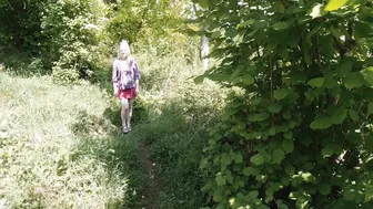lucymuse loud female squeals from a great handjob