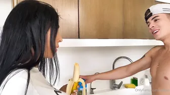 malyia slim mulatto dancing erotic dance