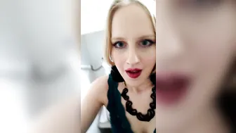 lucymuse Desirable chick