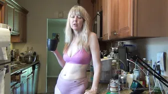 msjamiefoster doll in stockings pulls pussy with fingers