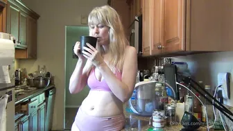 msjamiefoster doll in stockings pulls pussy with fingers