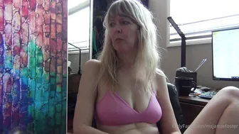 msjamiefoster cute slut caresses intimate places