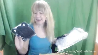 msjamiefoster dark chick seduces with big shapes