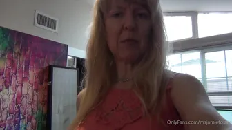 msjamiefoster lustful slut fucks her pussy with a phallus