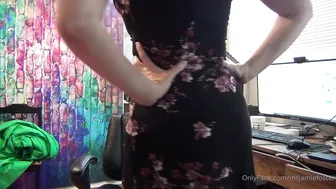 msjamiefoster at work shows panties