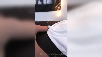 loveelylotuss skinny nipple pulls pussy with fingers