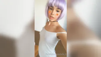 lolla li juicy babe caresses pussy