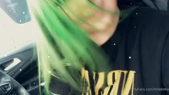littlekittenn charming trash pulls pussy