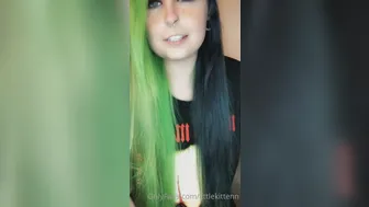 littlekittenn babe fucks both holes