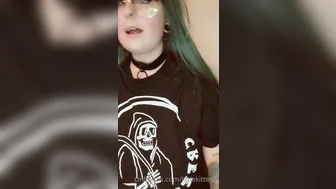 littlekittenn Busty courtesan