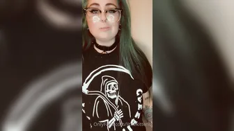 littlekittenn Busty courtesan