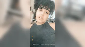 gemtheegoddess thick blonde body masturbates pussy