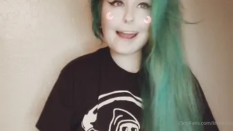littlekittenn pretty girl fucks her cap