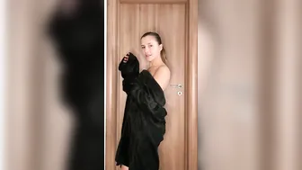 haileyteen elegant whore massages juicy vagina