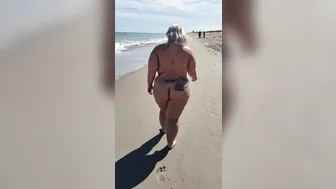 tiffanystarbbw sucks rubber penis