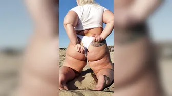 tiffanystarbbw cute slut masturbates with a vibrator