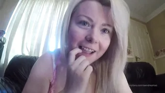 teendreamxo adorable passion masturbating pussy