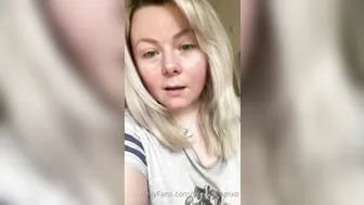 teendreamxo naked handjob on the floor