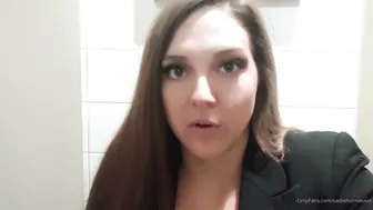 sadieholmes satisfied with sex toy