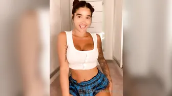 priya y Fantastic chick