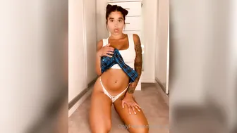 priya y Fantastic chick