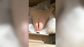 missroxanarae lynch attractive slut caresses shaved cunt