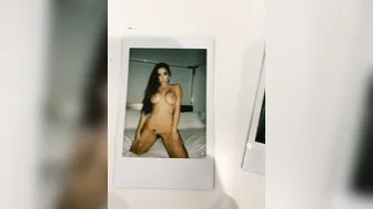 lenatheplugxxx pissing a little leaning on the back of the chair