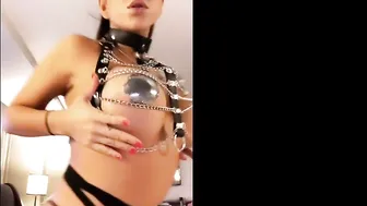 lenatheplugxxx fucks herself on the sofa